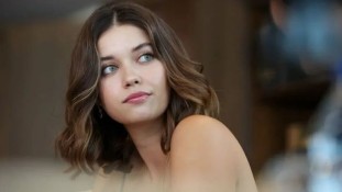 Afra Saraçoğlu Dijital Platformda Yayınlanacak Yeni Dizide Oynayacak!