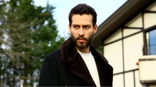 'Barış Manço' Filminin Başrolü Ekin Koç Oldu