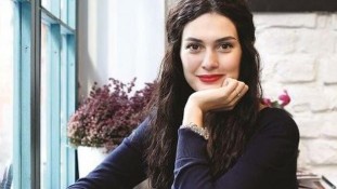 Bergüzar Korel’e Kim Kaset Şantajı Yapıyor?