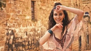 Dünya Genelinde Ebru Şahin Fırtınası Esiyor