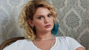 Farah Zeynep Abdullah'tan takipçilerine şok tepki: Saçmalamayalım! 