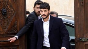 Hercai seti karıştı! Akın Akınözü yardımcı yönetmenin üzerine yürüdü!