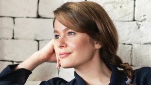 İnsanlar Dizisinin Kadın Başrolü Burcu Biricik Oldu!