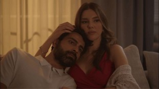 Rüya Coriç ve Erkan Meriç'in Başrolleri Paylaştığı
