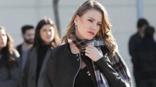 Serenay Sarıkaya Sevdiğim İnsanlar Bağımsız Filmiyle İzleyici Karşısına Çıkmaya Hazırlanıyor!