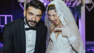 Ünlü oyuncu Rüzgar Aksoy ile Yasemin Sancaklı evlendi
