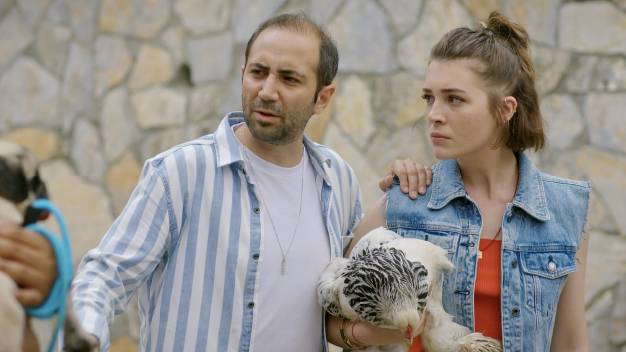 ''Bizden Olur mu? '' Dizisi BluTV de Yayınlanmaya Başladı