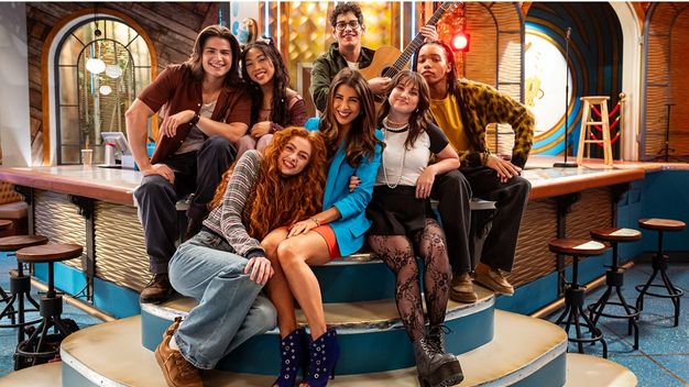 Hollywood Arts Dizisi Ne Anlatıyor?