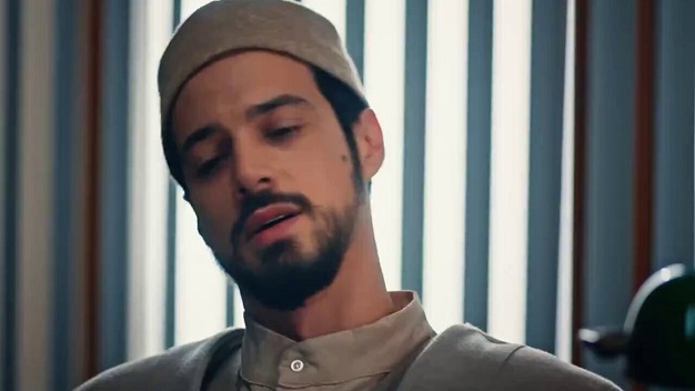 Kızıl Goncalar’ın Cüneyd Efendi’si Mert Yazıcıoğlu kimdir?