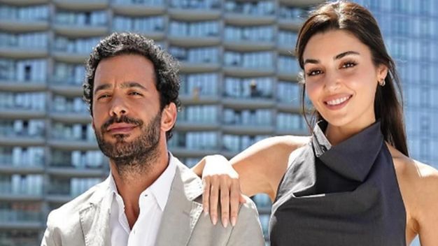 Rüzgara Bırak Filminin Romantik Çifti Barış Arduç ve Hande Erçel Rusya'ya Gidiyor! 