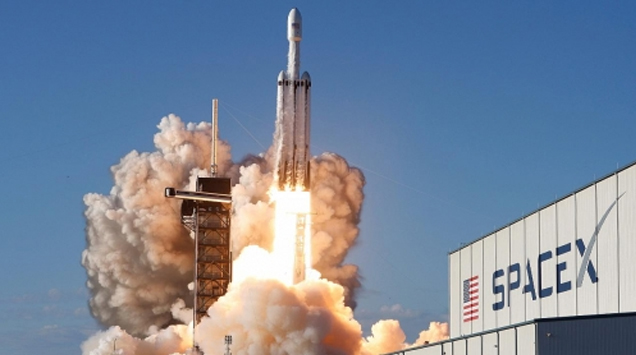 SpaceX Crew Dragon ilk insanlı roket fırlatması canlı izle