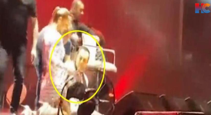 Ünlü şarkıcı Serdar Ortaç, konser verdiği esnada dengesini kaybederek yere düştü! İşte son durumu