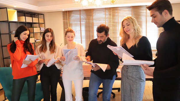 Yeni dizi Kardeşlerim için hazırlıklar başladı! Oyuncu kadrosunda çok özel isimler var
